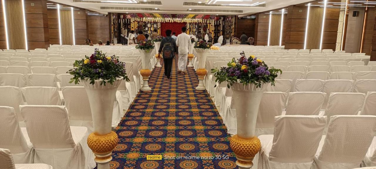 Отель Sri Vishnu Tejam Elite Narsipatnam Экстерьер фото