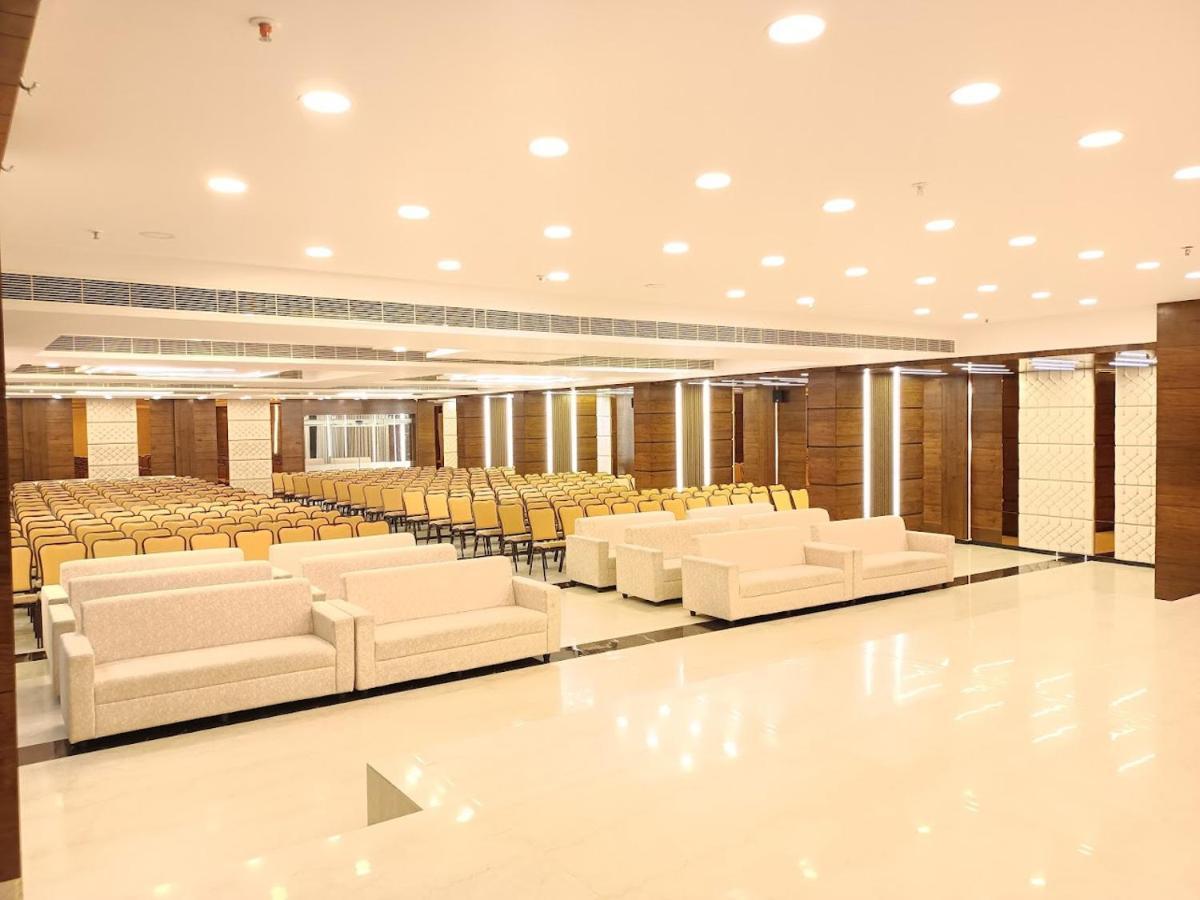 Отель Sri Vishnu Tejam Elite Narsipatnam Экстерьер фото
